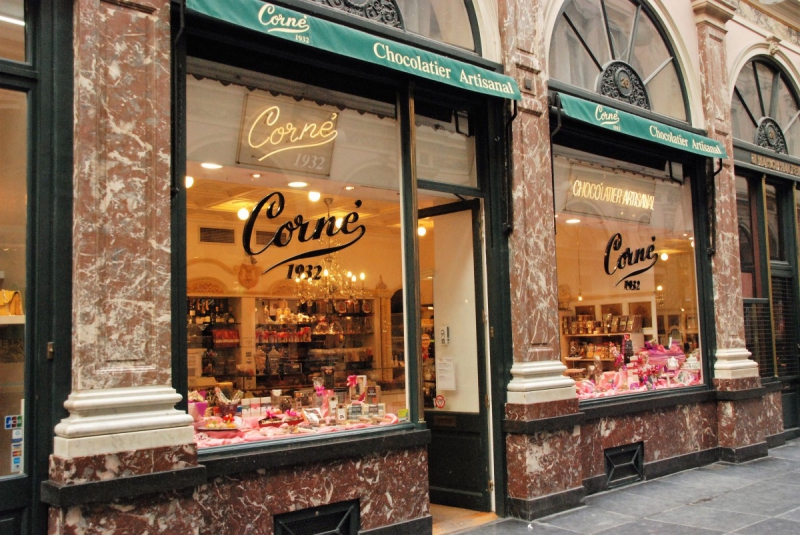 vente-NANS LES PINS-min_chocolate_chocolaterie_shop_luxury_chic_gallery_brussels_belgium-558146